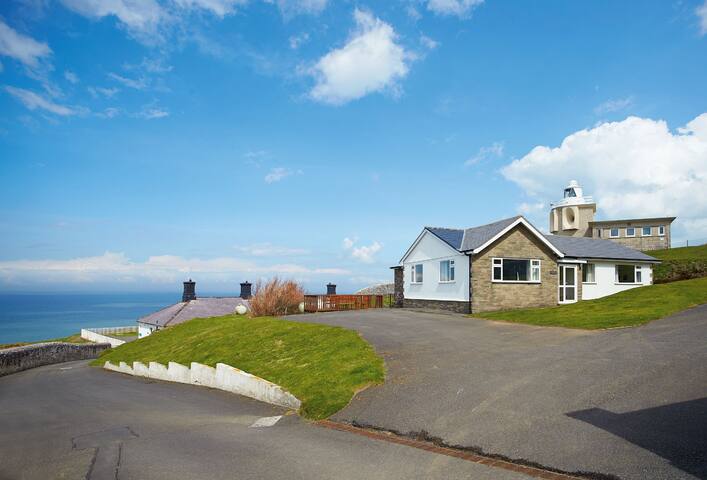 Bull Point Lighthouse, Mortehoe, Woolacombe的民宿