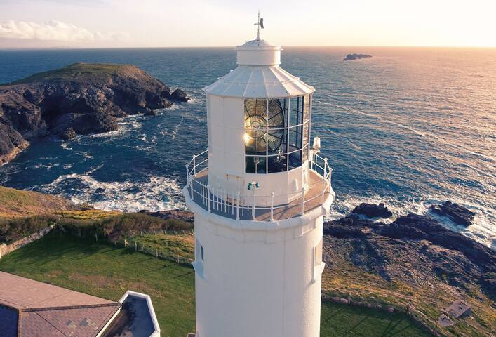 Trevose Head Lighthouse, Padstow的民宿