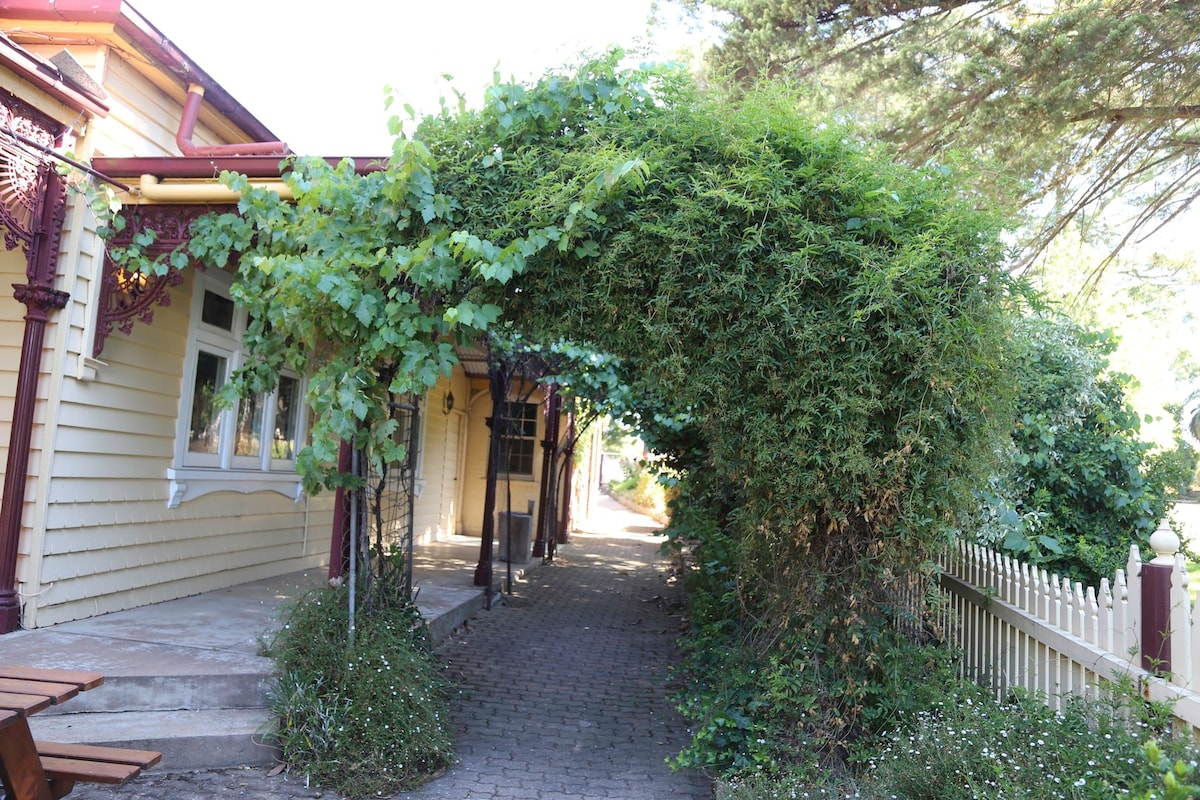 Seppelt Winery的Historic Vine Lodge Homestead
