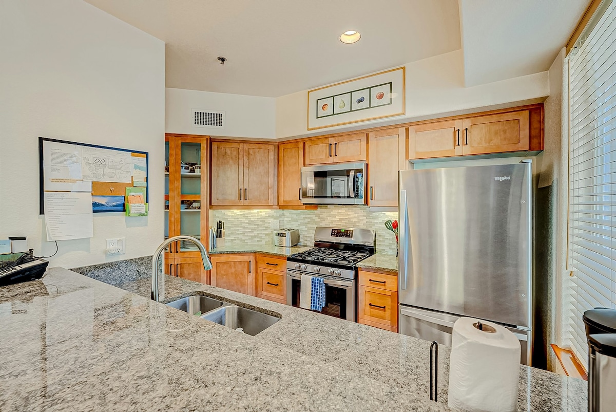 2BR Ski In/Out Mountainview Building 5 | Patio