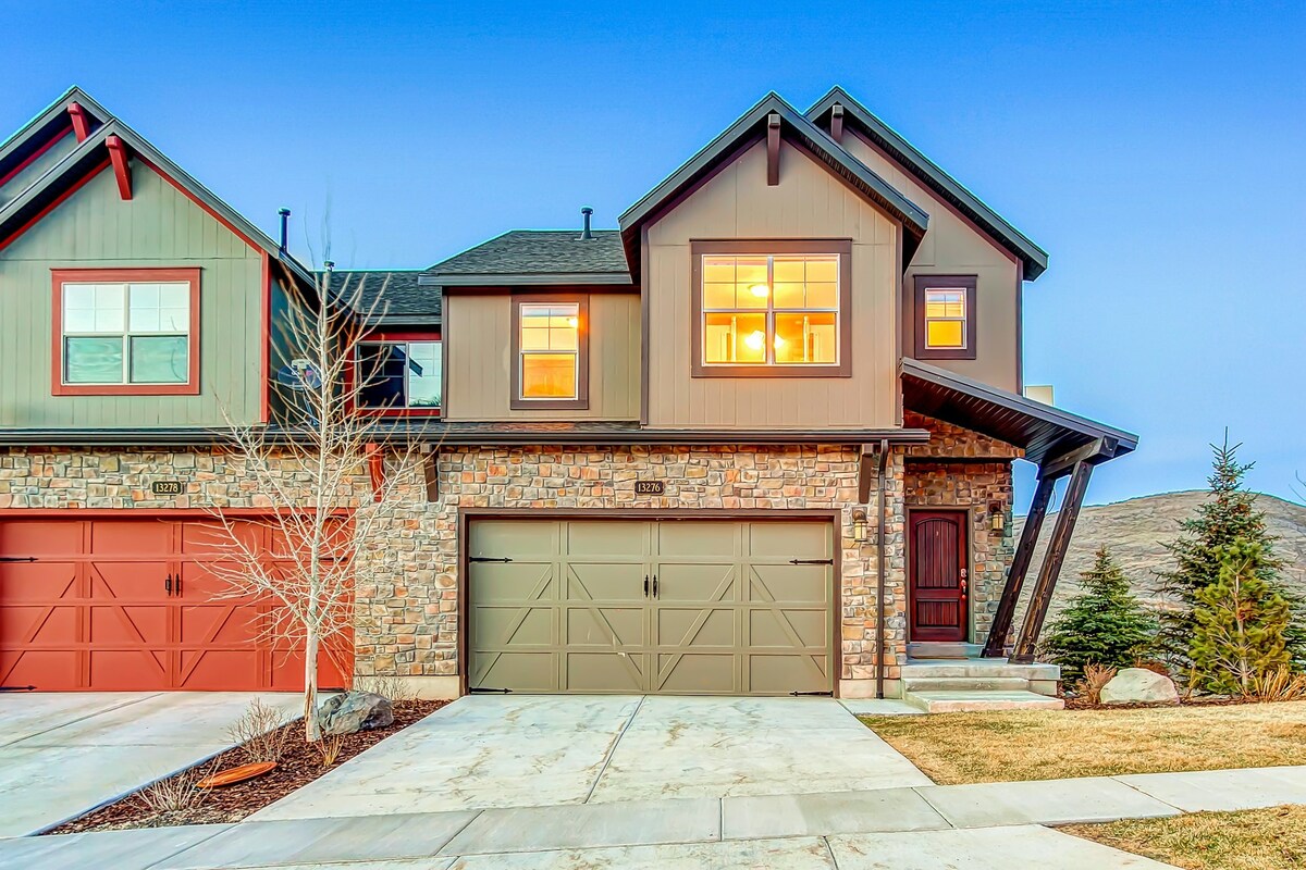 5BR Mountainview | Pool | Hot Tub | Fireplace