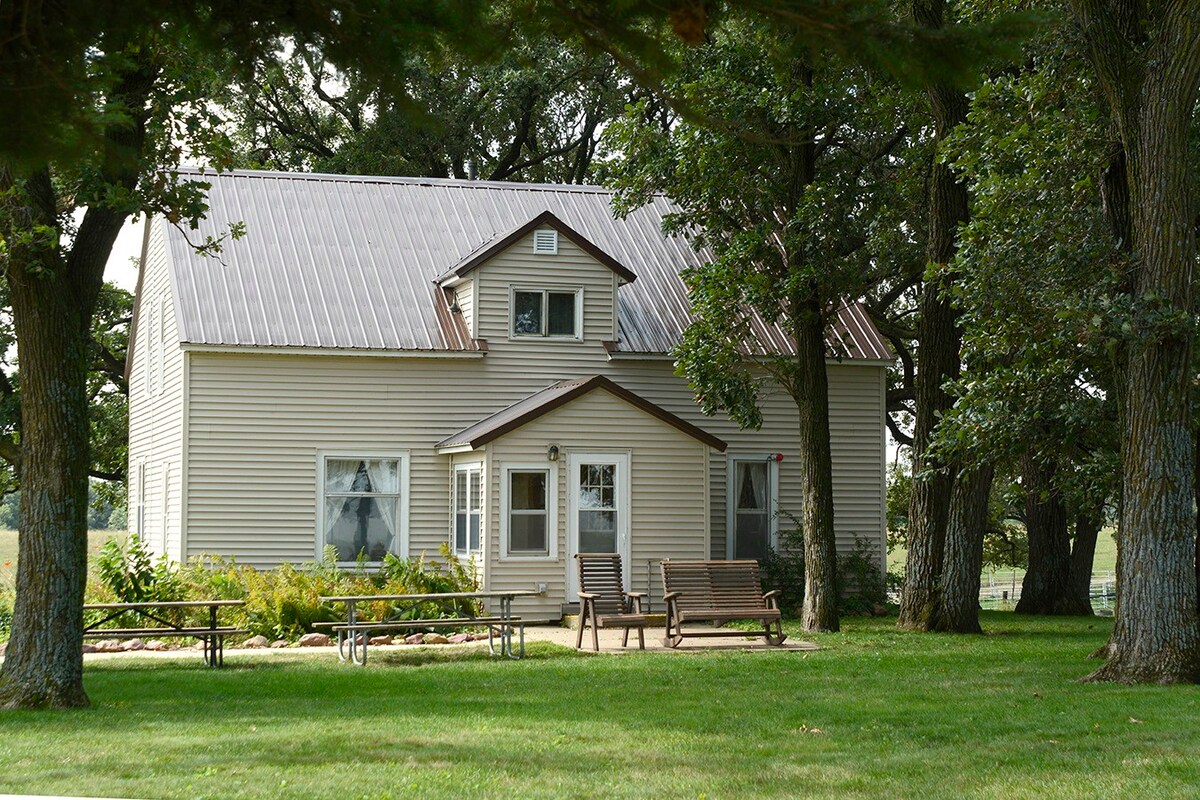 Whiterock Conservancy - Oakridge Farmhouse