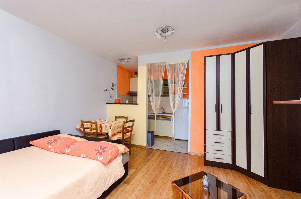 Apartment Jadrana (61711-A3)