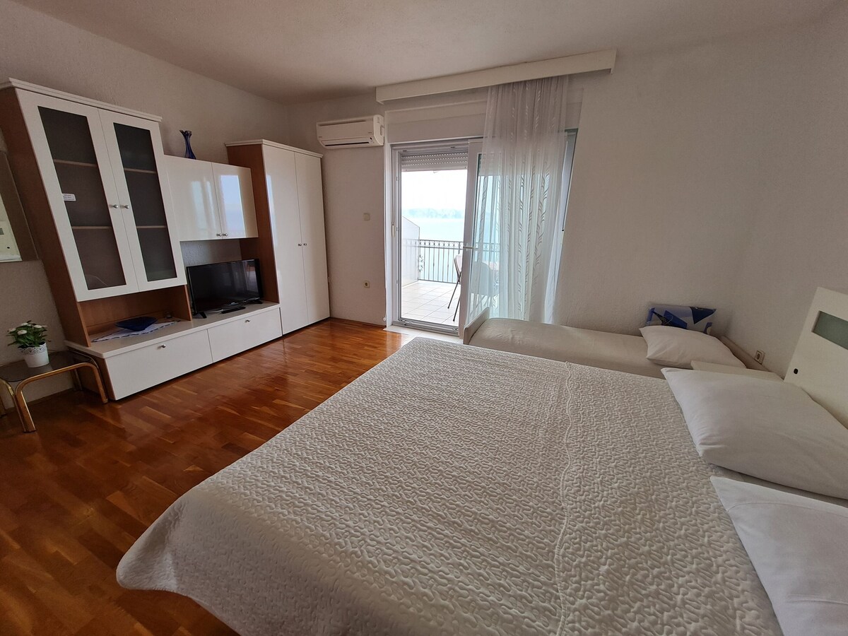 One bedroom Apartment, seaside in Senj, Terrace