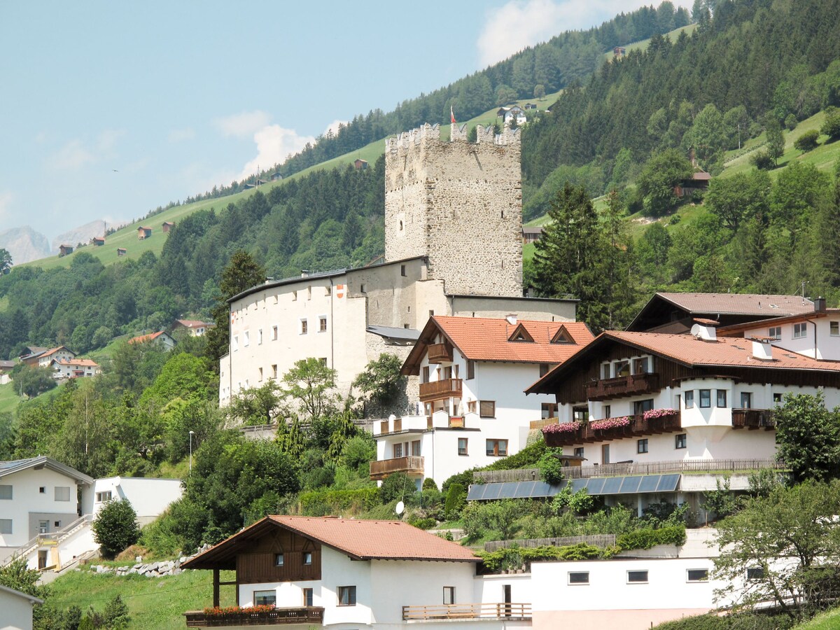 Biedenegg Castle, Niedermontani (FIE204)