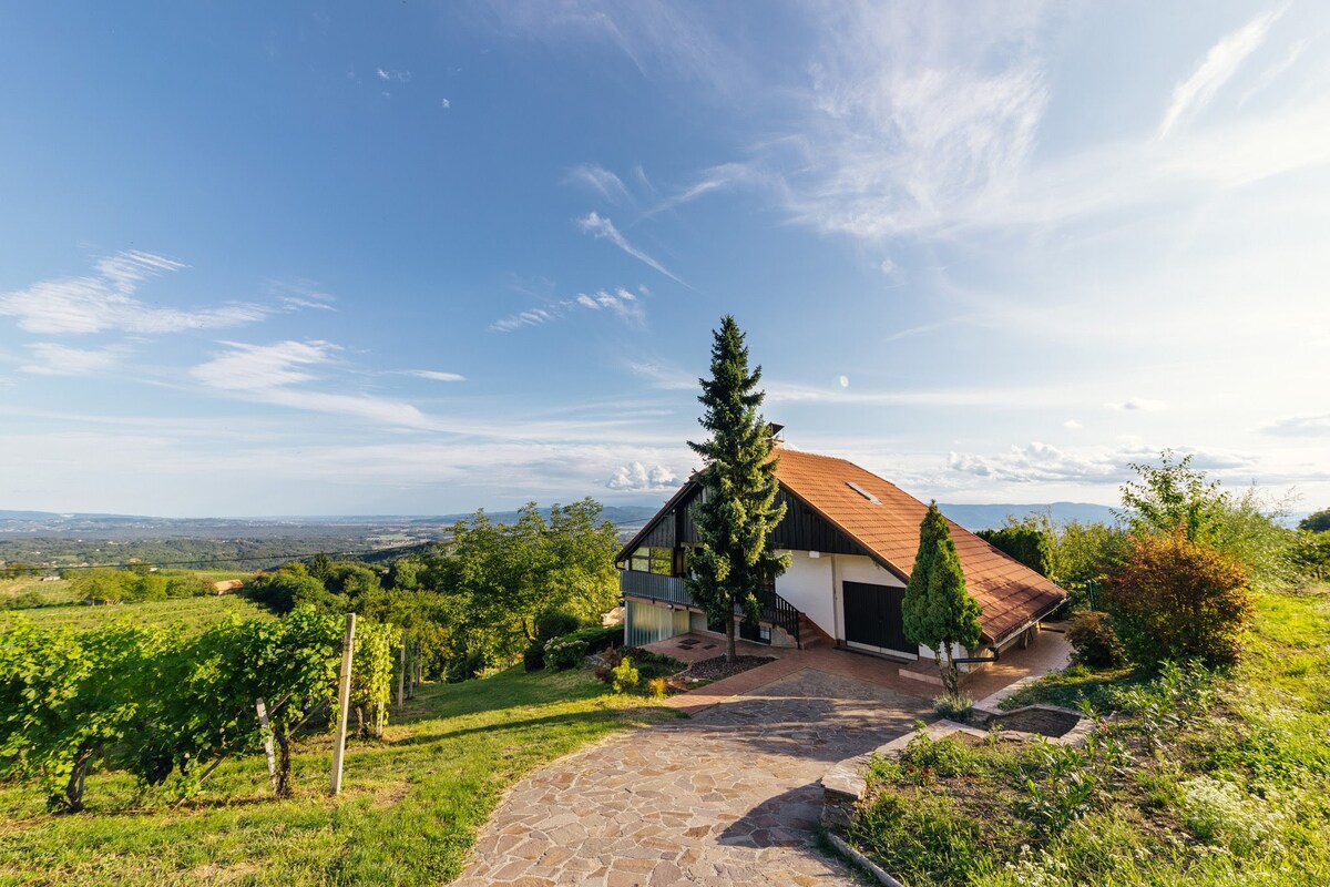 舒适的Hill Home Rucman ，可欣赏令人惊叹的美景