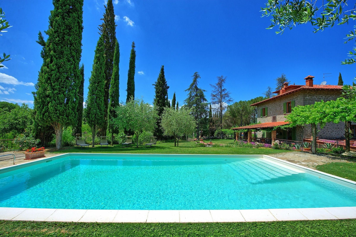 Villa lo scoiattolo - holiday country villa with p