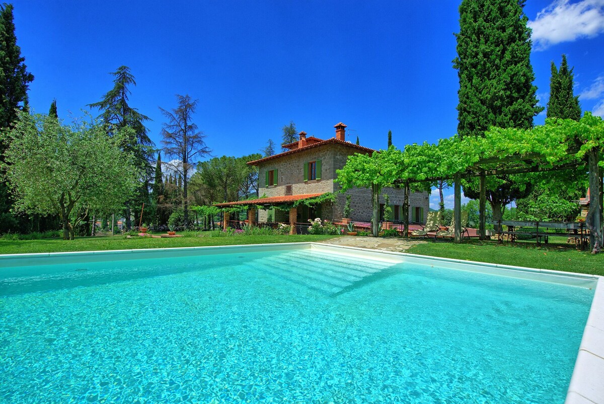 Villa lo scoiattolo - holiday country villa with p