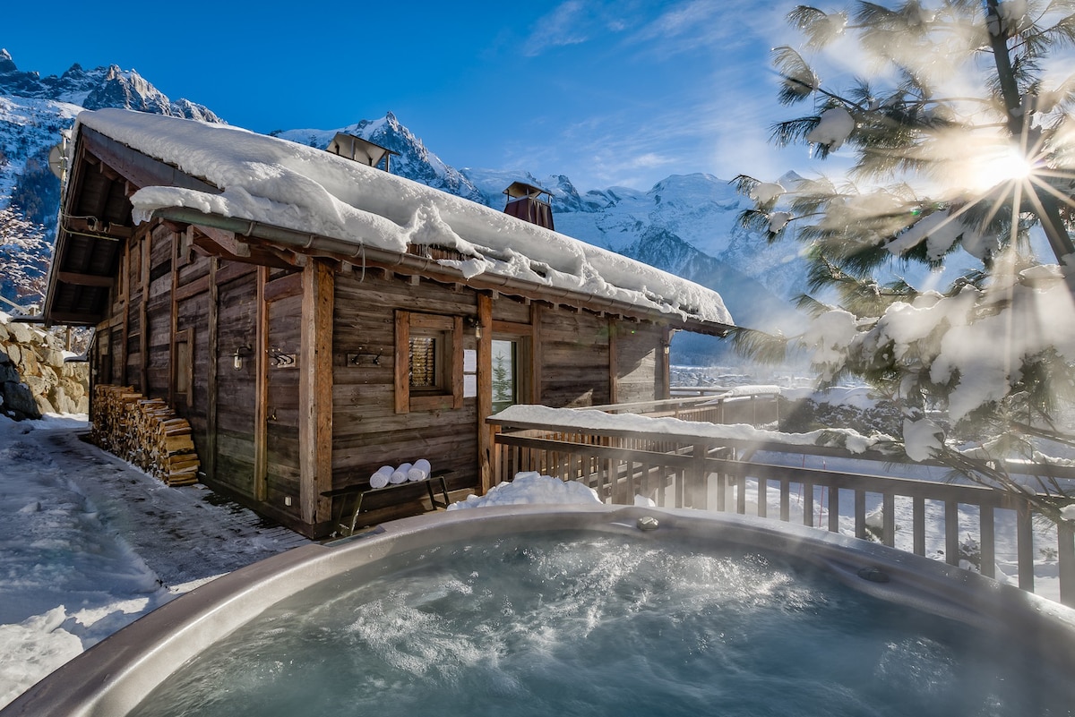 Luxurious Chalet with Panoramic Views & Hot Tub