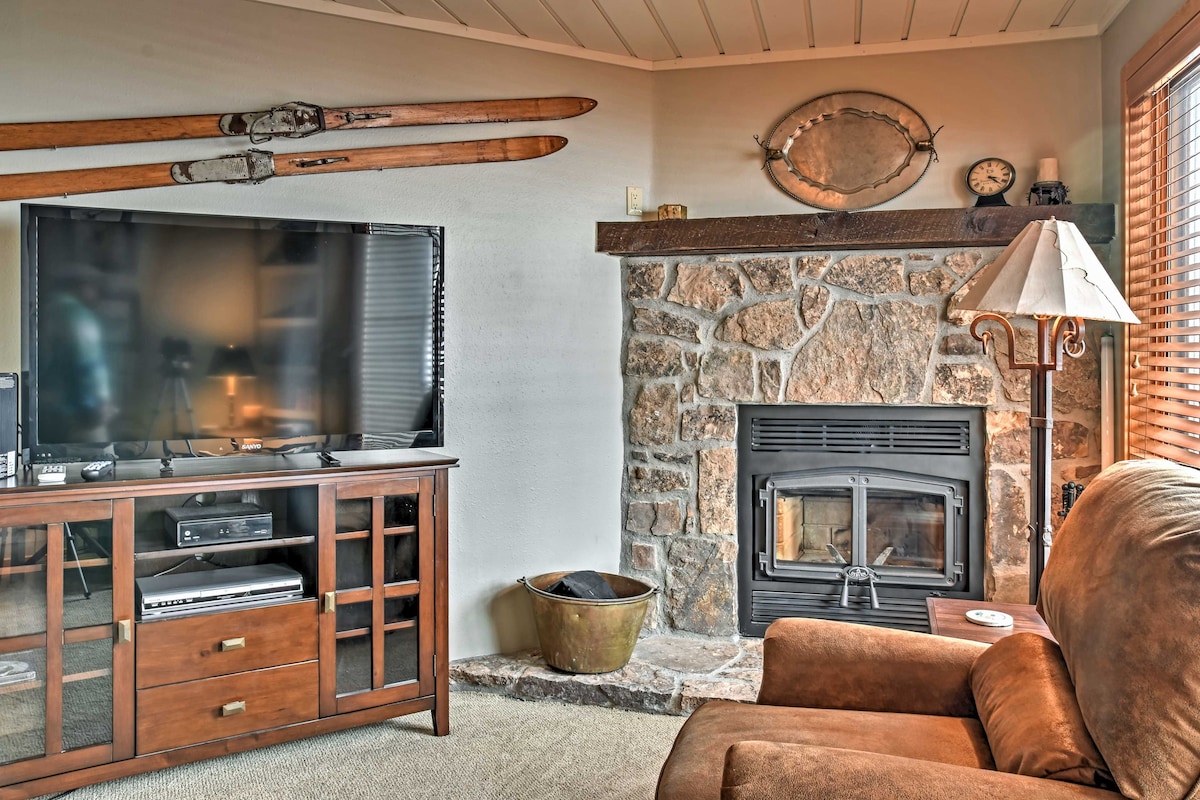 'Eagle's Nest' Crested Butte Townhome w/ Mtn Views