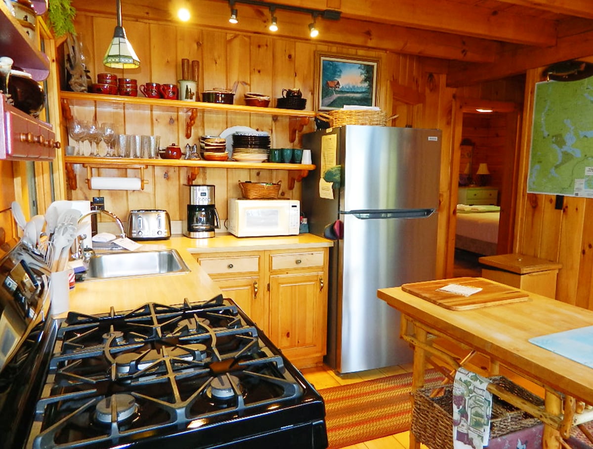 McDonnell - Beautiful Log Home on Rangeley Lake!
