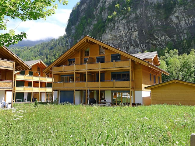 卢达本纳(Lauterbrunnen)的民宿