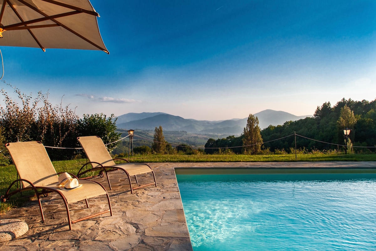 Villa La Ginestra, private villa with pool