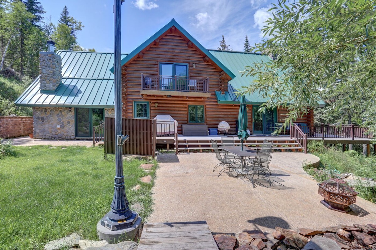 Bear Butte Gulch Lodge -带峡谷的私人小屋