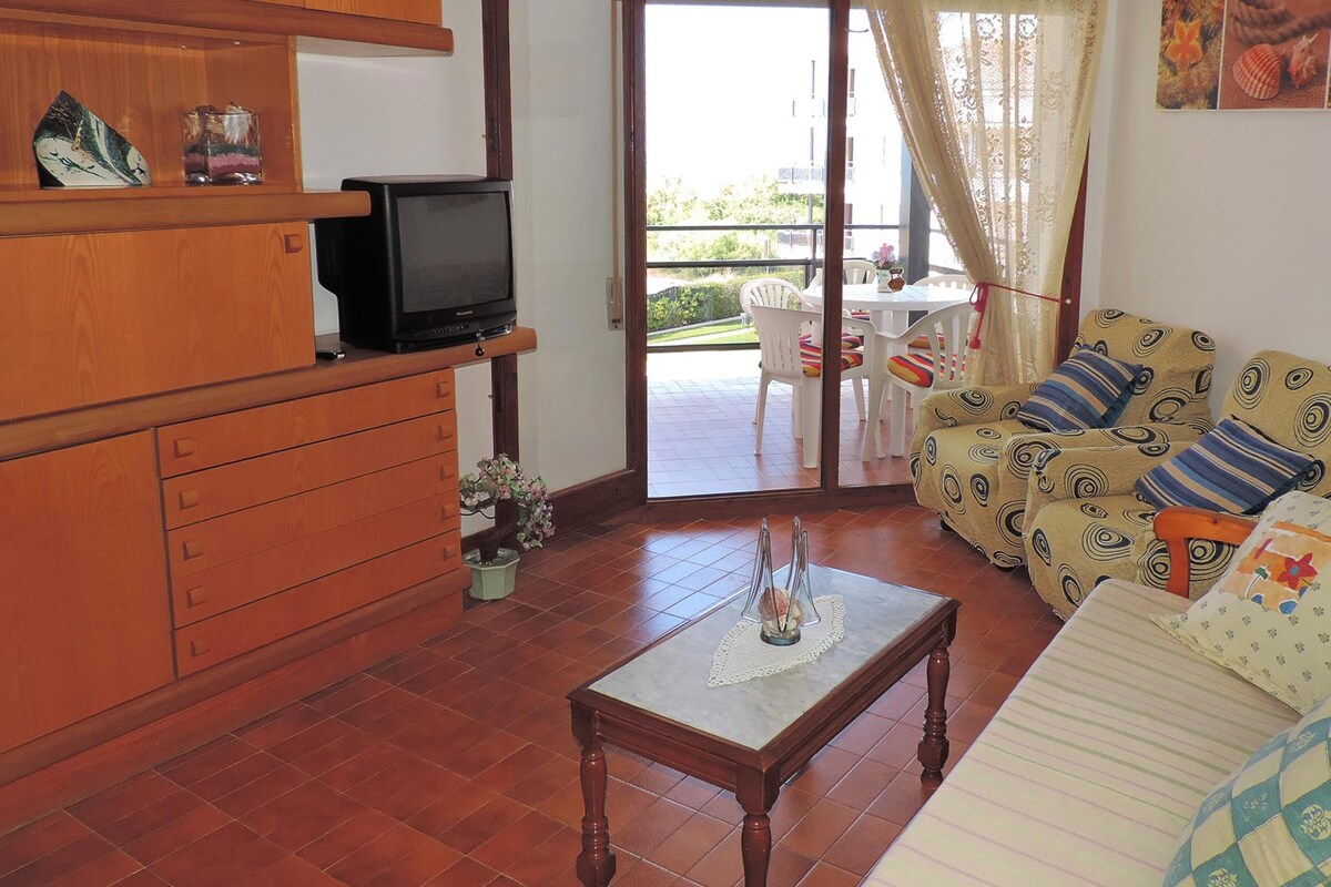 AT017 Constel.lació: Apartment with pool in front of the beach in Creixell