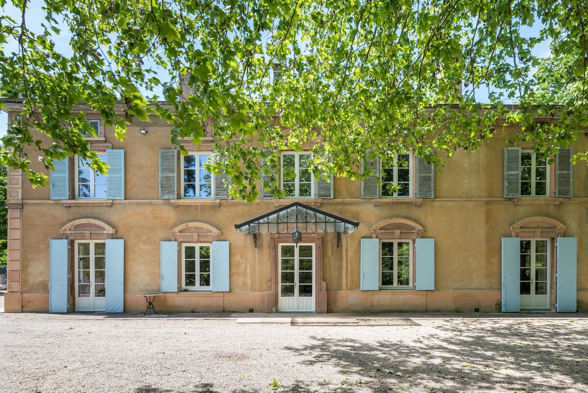 La Verdière -广阔的经典房产