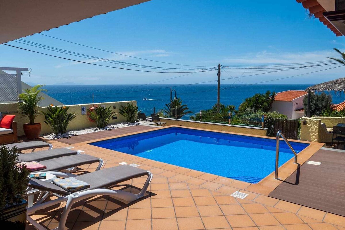 Sea View Vila - Charming with BBQ + swimming pool