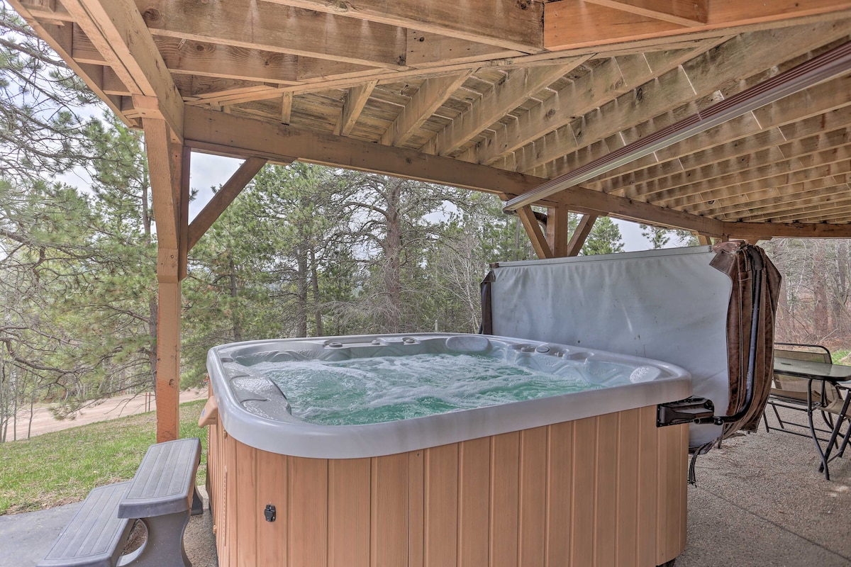 Black Hills Hideaway w/ Wraparound Deck & Hot Tub!