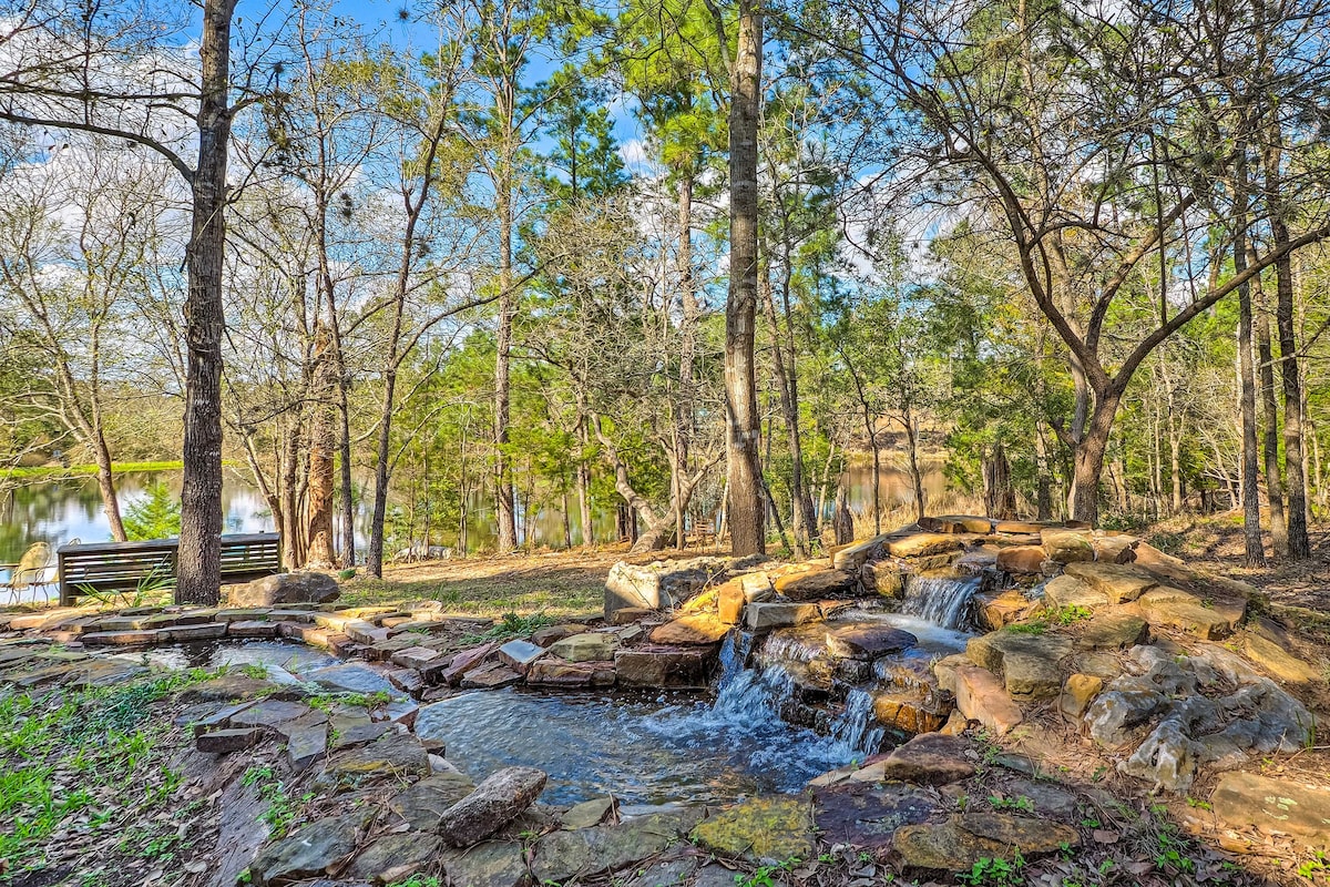 Spacious La Grange Retreat w/ Dock on Lake Siesta