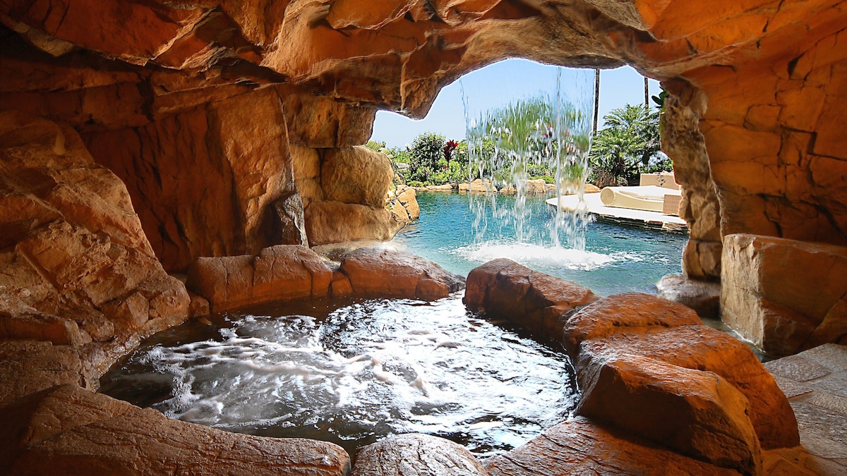 Luxury Estate w/ Waterfall & Spa Grotto, AC &