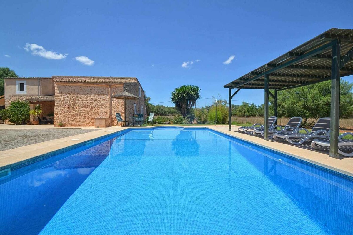 美丽的乡村别墅，带泳池，位于Felanitx郊外，可容纳8人