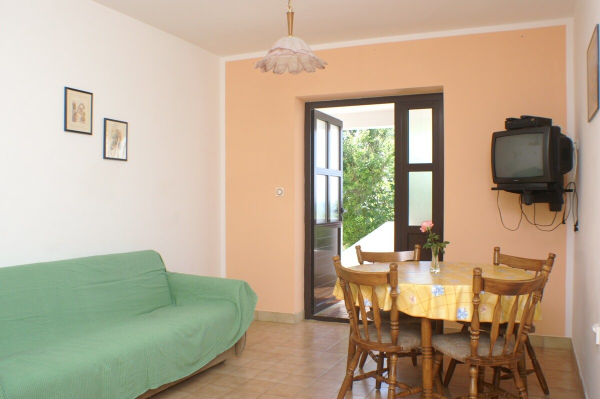 A-230-b Two bedroom apartment with terrace and sea