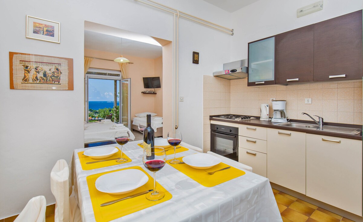 AS-9043-a Studio flat with terrace and sea view
