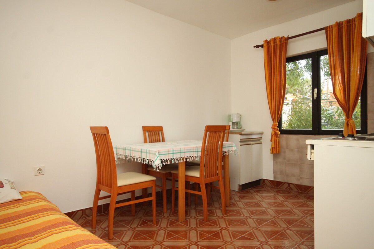 A-7462-a Two bedroom apartment with terrace