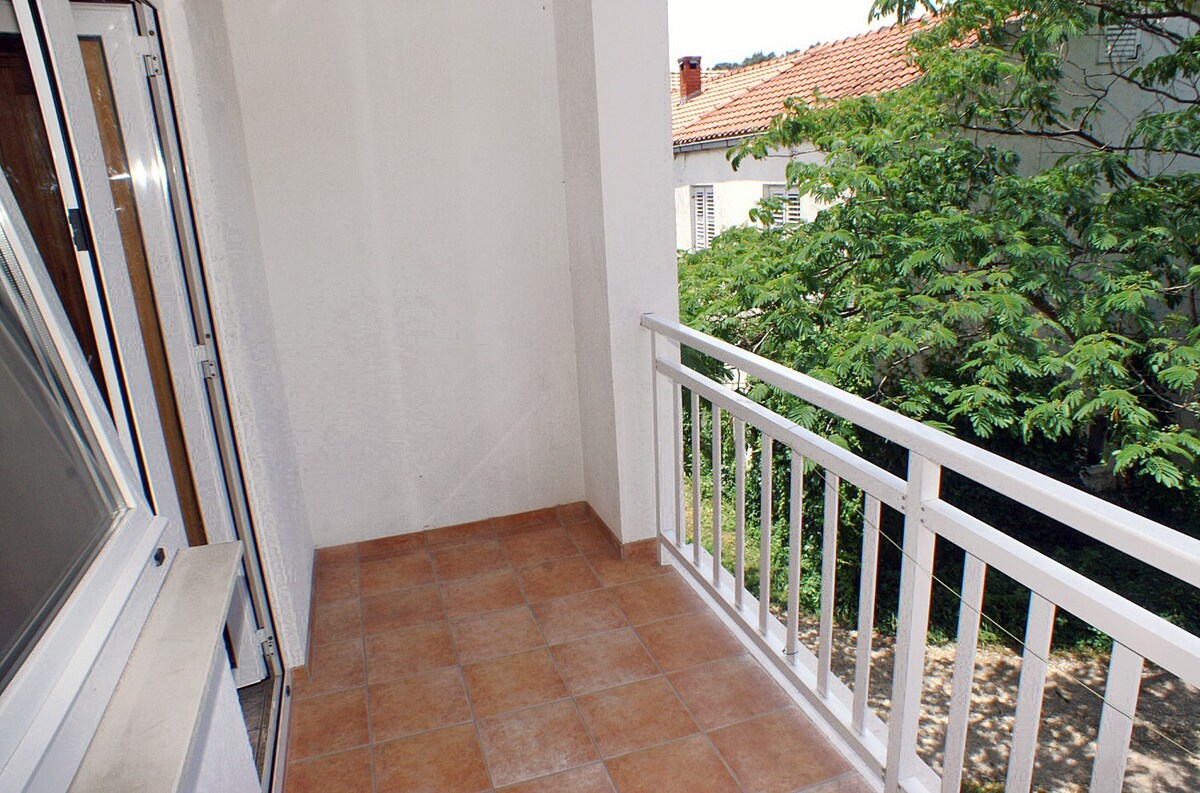 S-4576-带阳台的房间， Pelješac