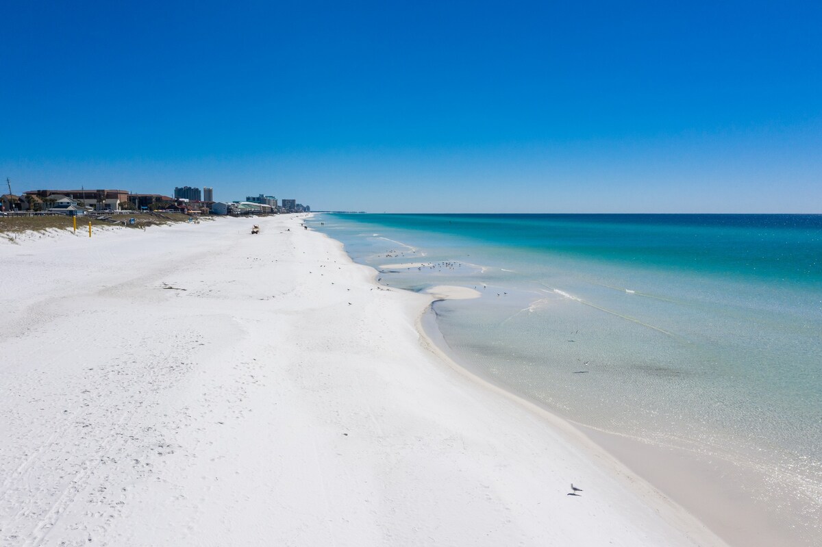 Reunion House: Beach Home! Pool! Gulf Views!