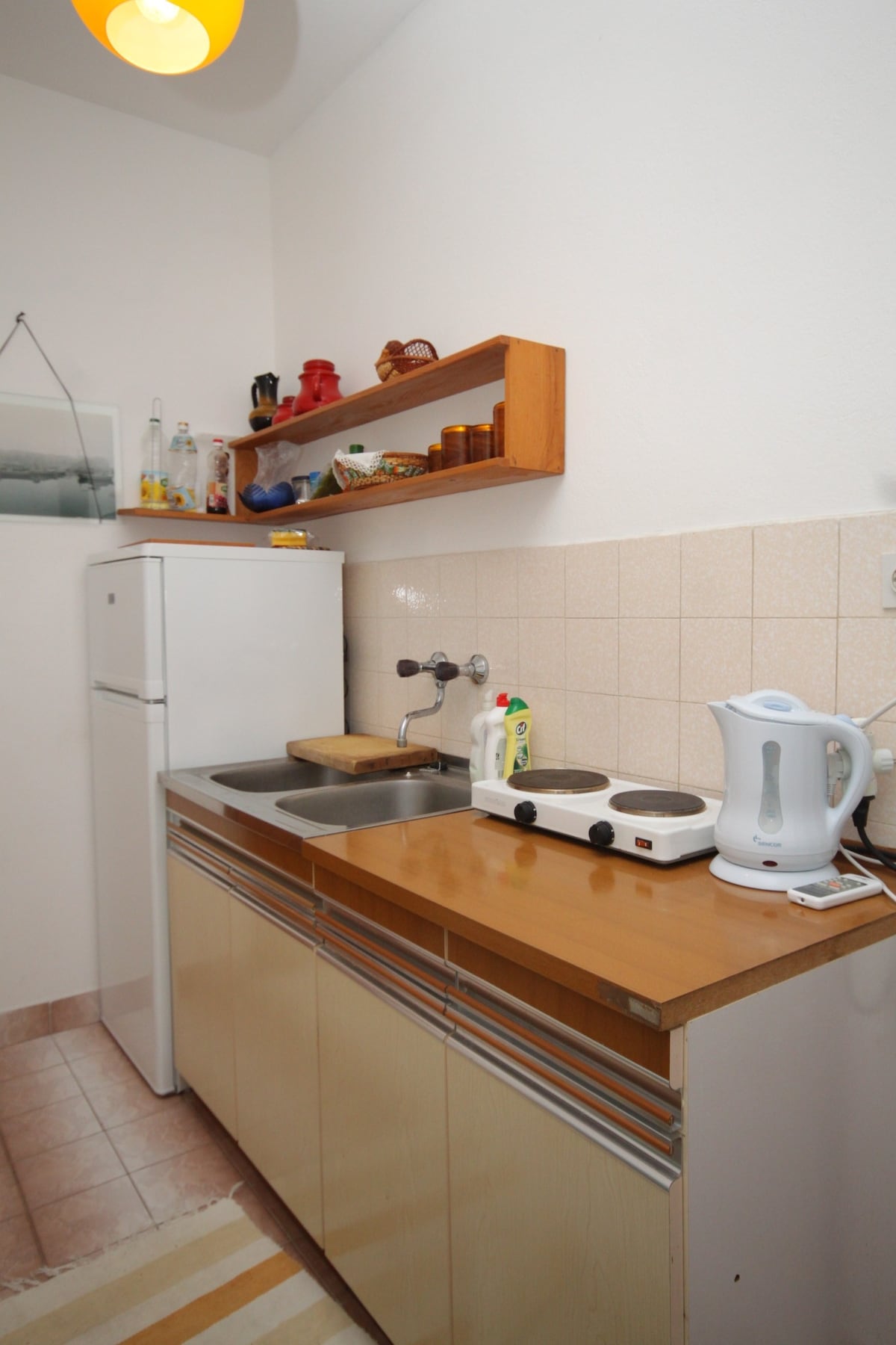 A-8844-b One bedroom apartment with balcony and