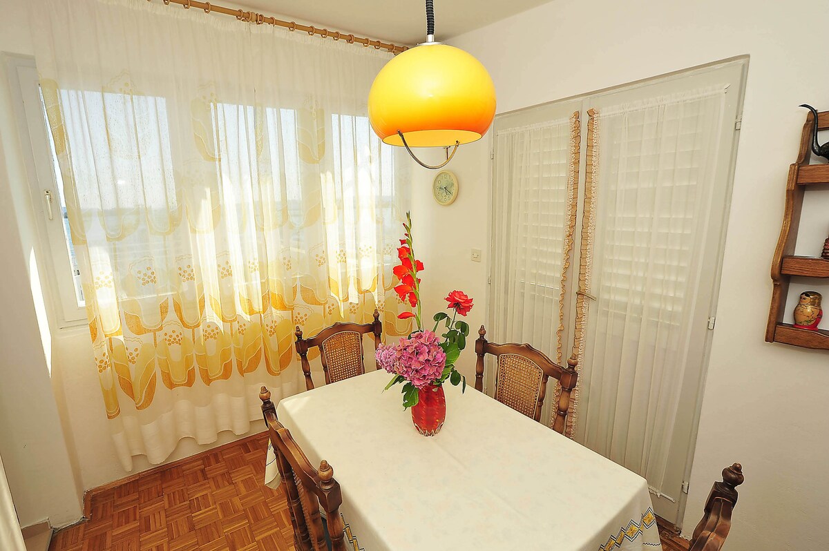 A-5802-a Two bedroom apartment with terrace and