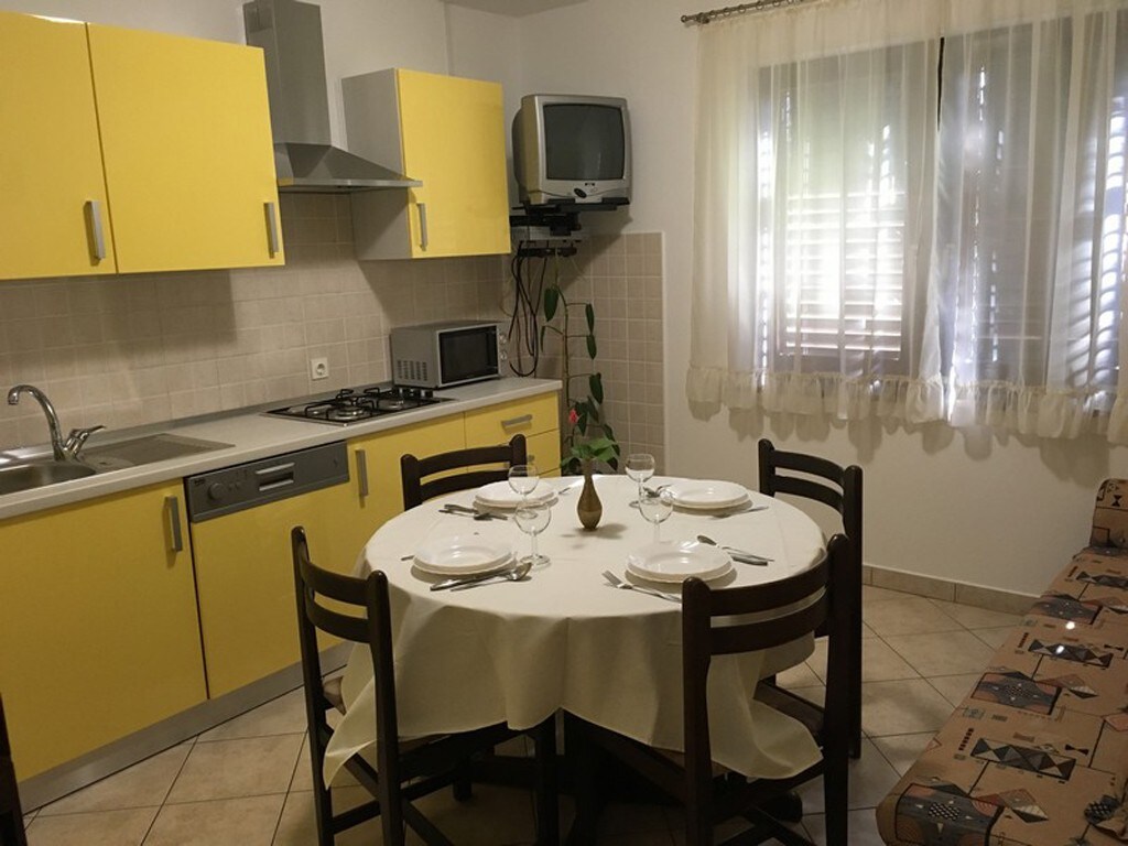 A-5438-a Two bedroom apartment with terrace and