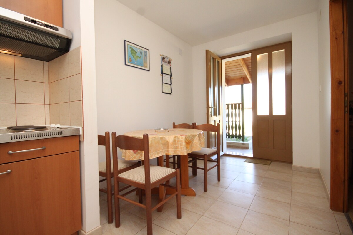 A-8050-d Two bedroom apartment with terrace Susak,