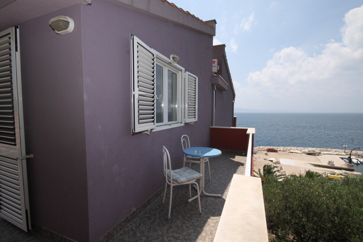 AS-2616-b单间公寓，靠近Podgora海滩， Makarska