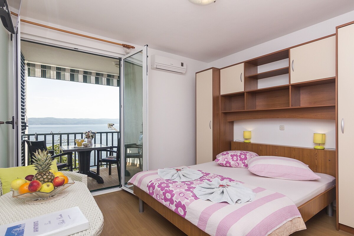 AS-11687-c Studio flat with balcony and sea view