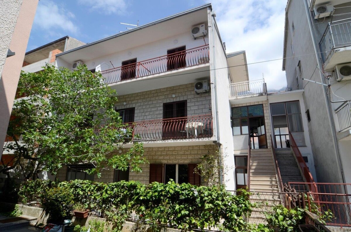AS-12211-a带阳台的单间公寓Makarska