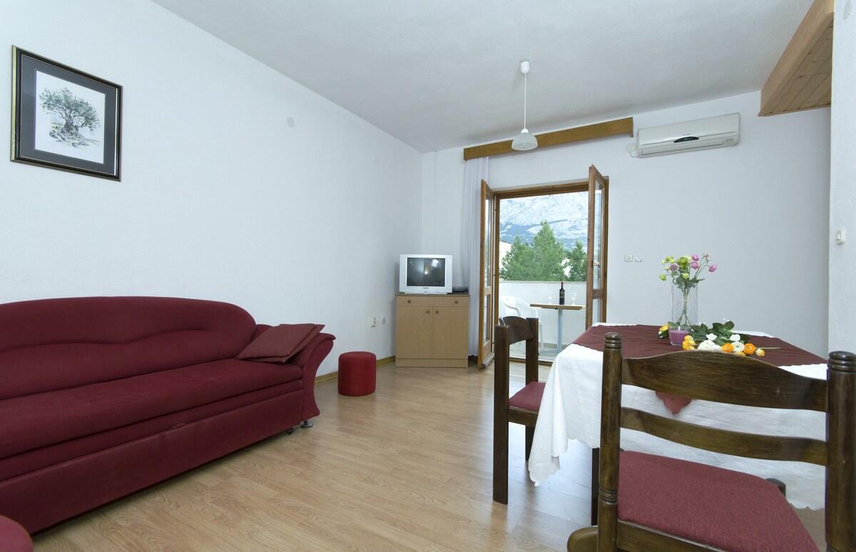 A-12442-b One bedroom apartment with balcony