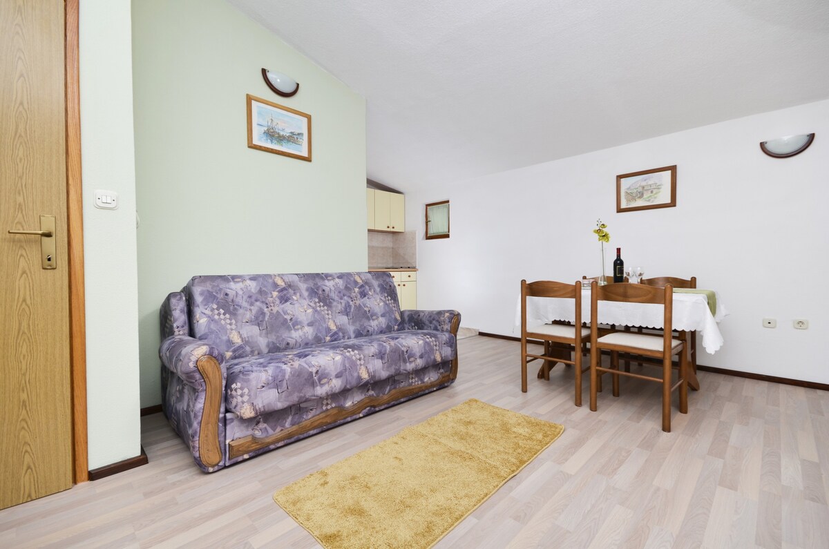 A-12442-d One bedroom apartment with terrace and