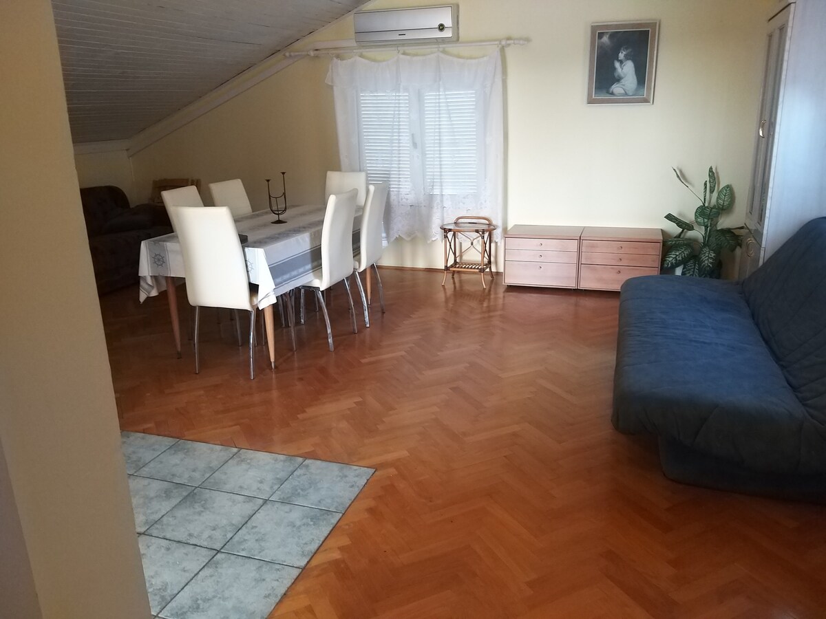 A-5114-a Two bedroom apartment with terrace and