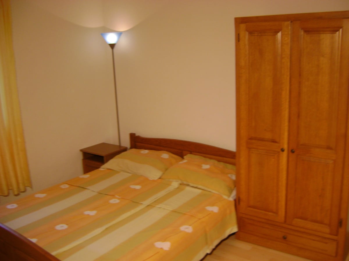 A-12906-c One bedroom apartment with terrace and