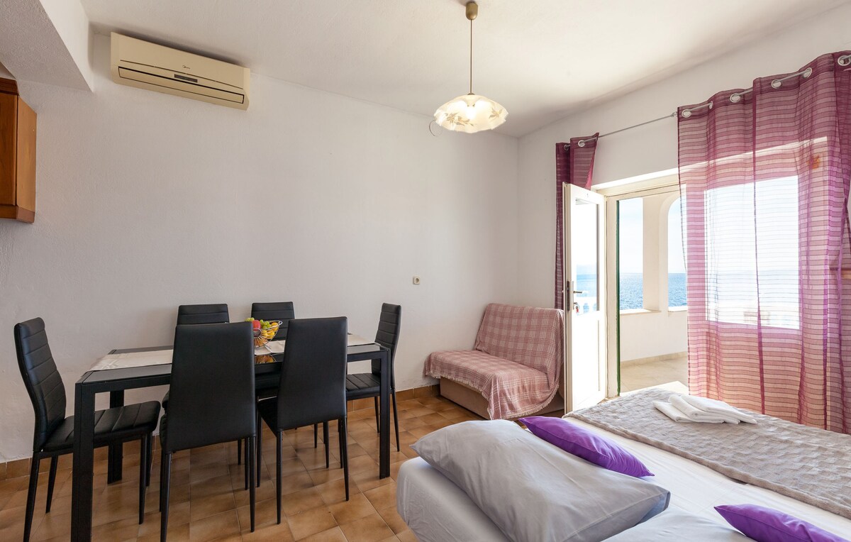 A-1001-d One bedroom apartment near beach Pisak,
