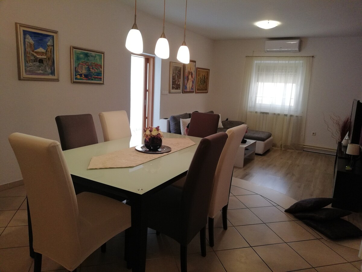 Apartment Vergatum - Two Bedroom Apartment with Terrace and Sea View