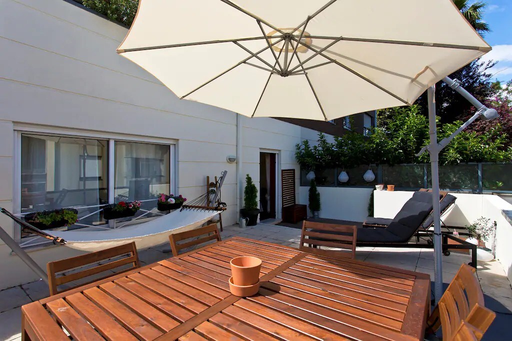 Bombarda 's Premium Terrace by ESM Rental