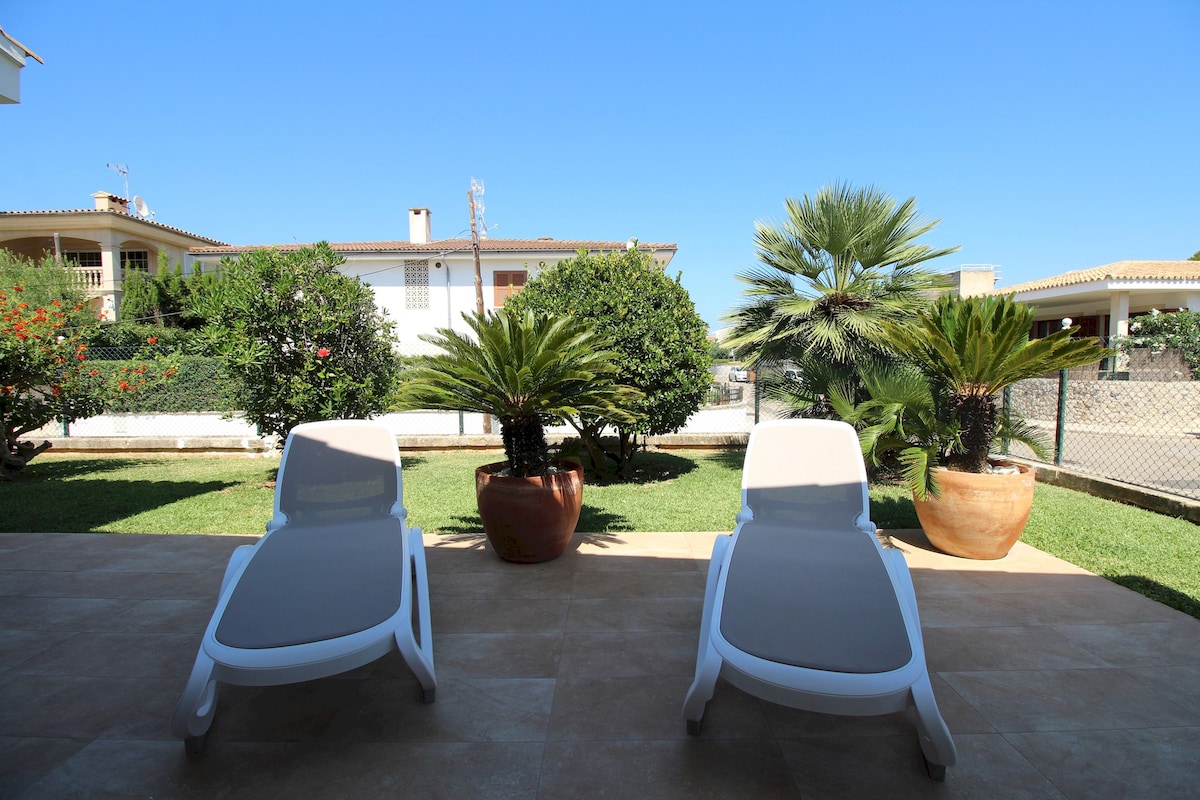 MARGARITA · Aircon, wifi, terrace, garden, 150m from the beach