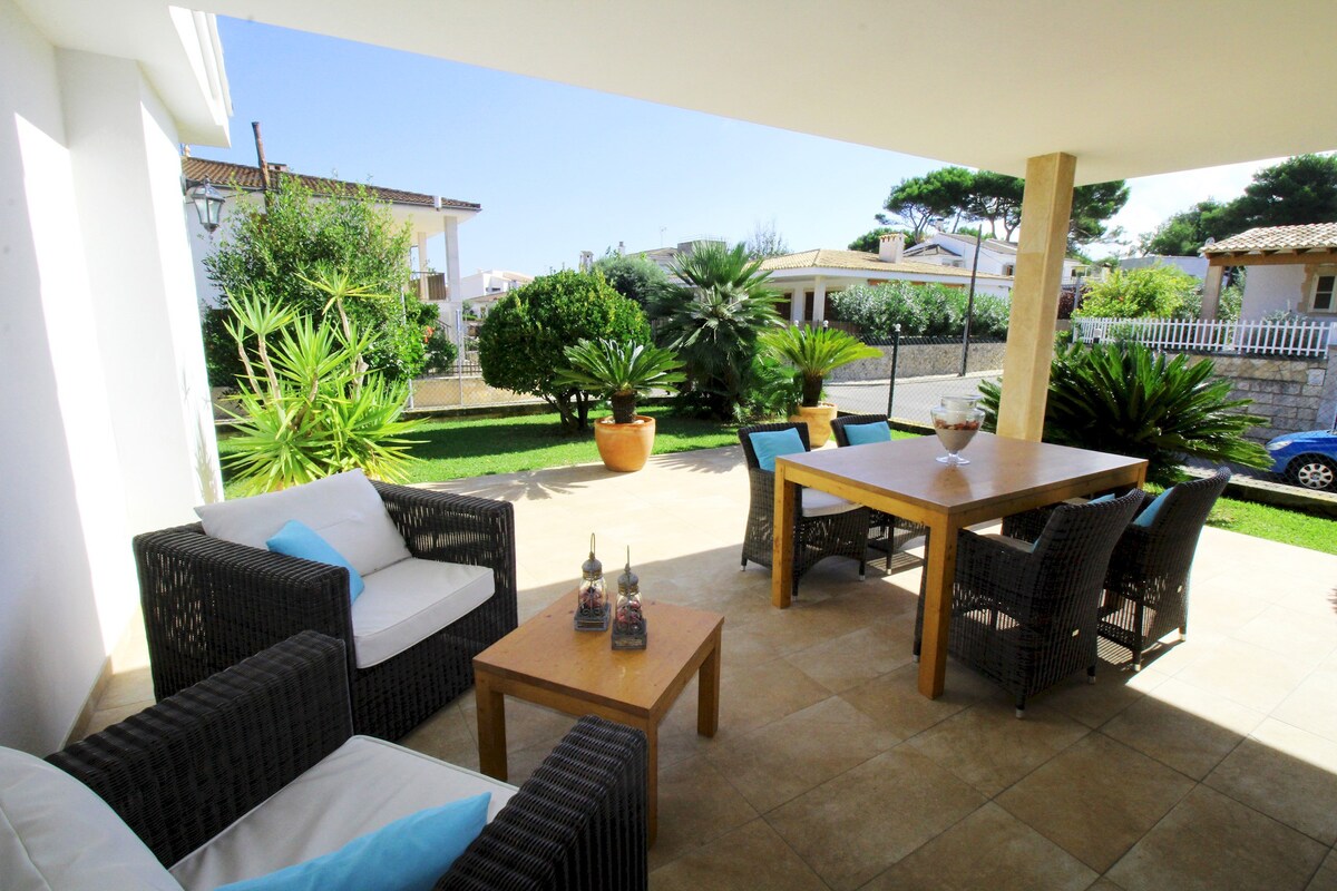 MARGARITA · Aircon, wifi, terrace, garden, 150m from the beach