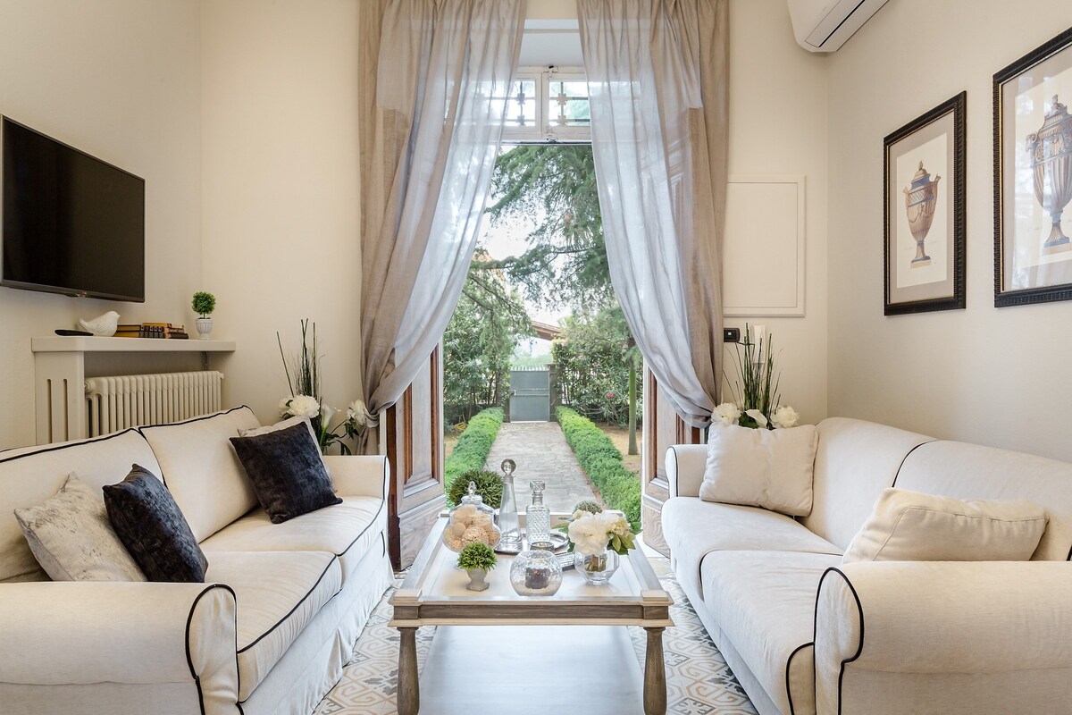 克拉拉别墅（ Villa Clara ）奢华丽的五卧室公寓湖滨农舍