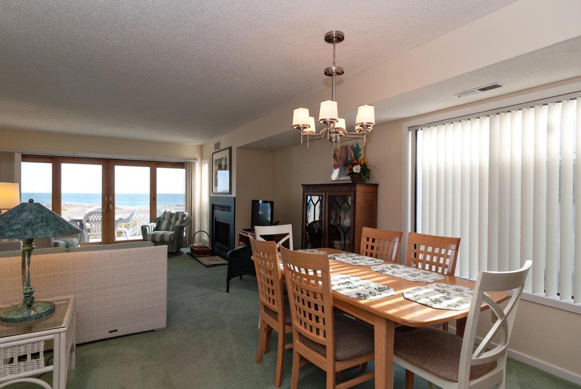 Cozy 3 BR Oceanfront home near Crystal Pier - W321