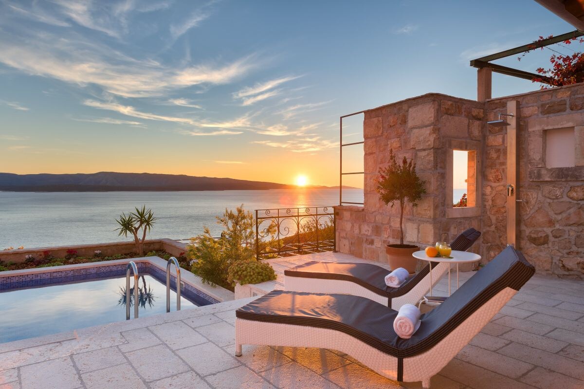 Luxury Villa Murvica with private pool by the sea