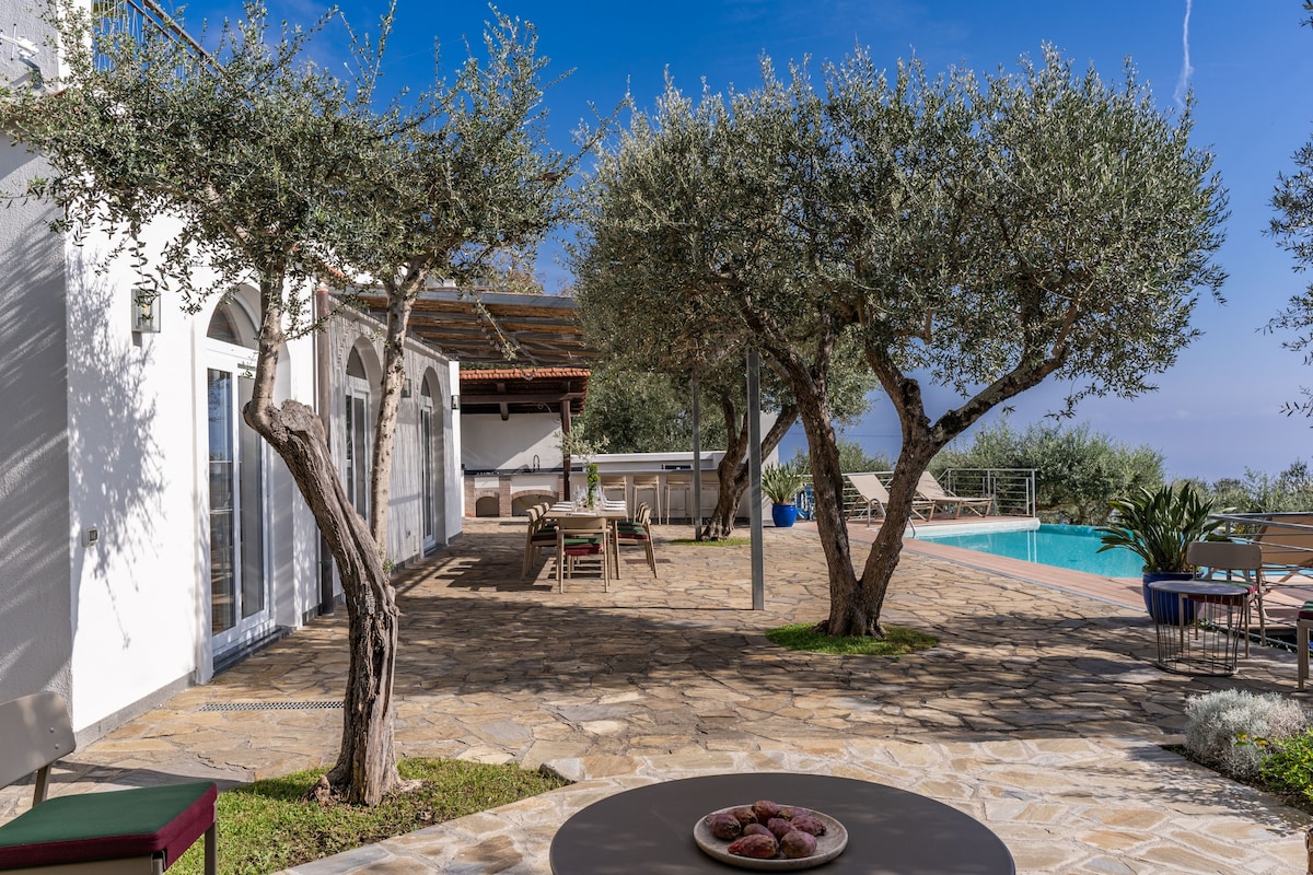 Villa Chez Piè With Heated Pool